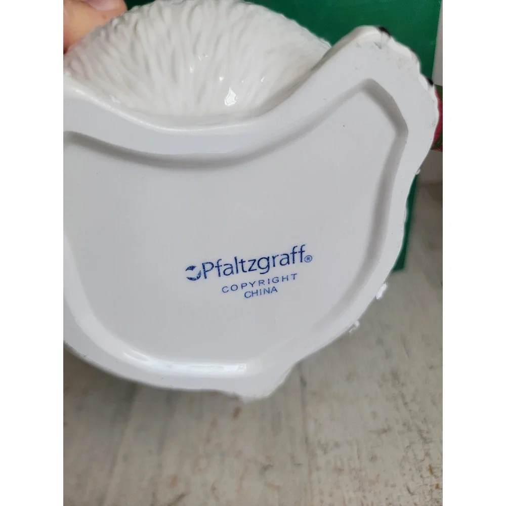 Pfaltzgraff polar bear tea cup teapot set Xmas kitchen unique home decor
